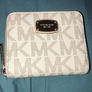 Cream Michael Kors Wallet